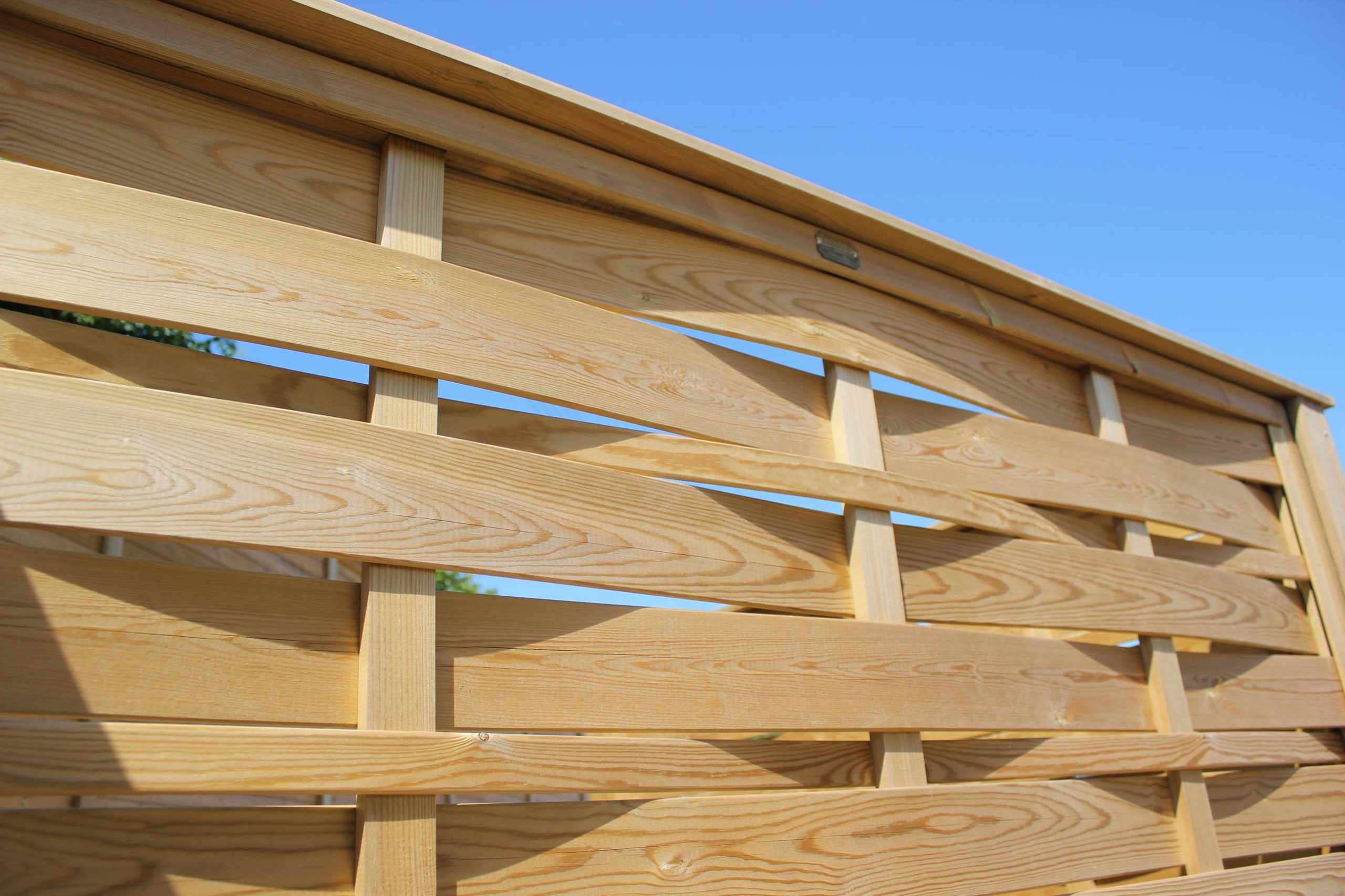 Choosing the Perfect Fencing Style: Tailored Solutions for Your Garden